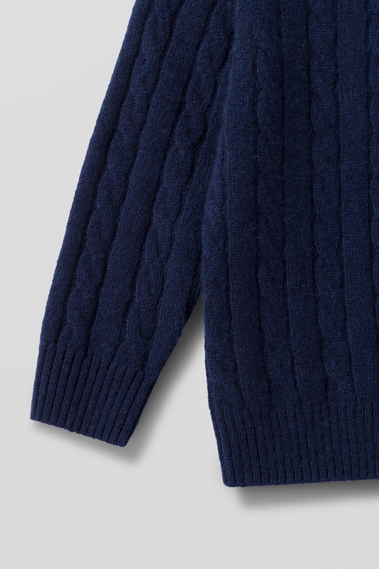 FINLEY KIDS CABLEKNIT CREWNECK SWEATER